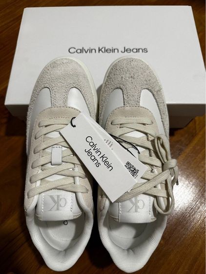 รองเท้า Calvin Klein Jeans ของแท้  สินค้าใหม่ มือหนึ่ง ไม่เคยใส่ใช้งาน รองเท้า Sneakers แบบ Low-Top (Low Cupsole Trainers) รูปที่ 2