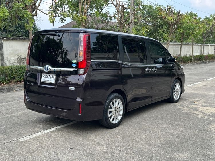 Toyota Esquire 2015 1.8 Hybrid Gi Utility-car ไฮบริด เกียร์อัตโนมัติ ดำ รูปที่ 4
