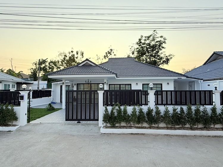 ขายบ้านวิลล่าพร้อมสระว่ายน้ำ – หมู่บ้านราวิพร 1-2 ซอยเขาน้อย พัทยา