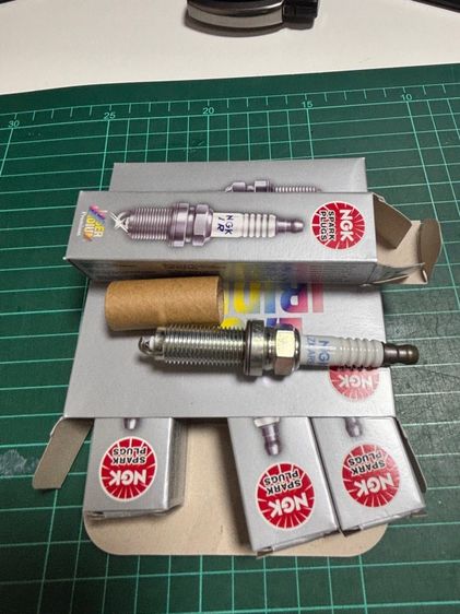 หัวเทียน NGK ILZKAR8H8S