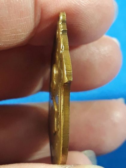 เหรียญแม่ทัพ หลวงพ่อแดง วัดเขาบันไดอิฐ จ.เพชรบุรี ปี2511 เนื้อทองฝาบาตร รูปที่ 4