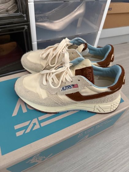 AUTRY Reelwind low sneakers in suede and nylon women