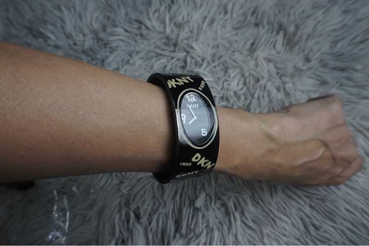 นาฬิกาข้อมือ ยี่ห้อ DKNY แบบกำไร ของแท้ รูปที่ 6