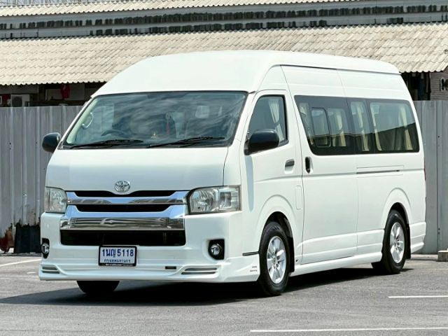 Toyota Commuter 2016 3.0 Van ดีเซล ไม่ติดแก๊ส เกียร์ธรรมดา ขาว