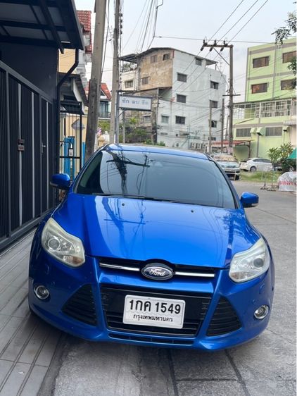 รถ Ford Focus 1.8 Finesse สี น้ำเงิน