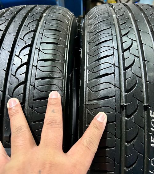 อื่นๆ DEESTONE 195 60 15 ปี25 ปี22 มือสอง