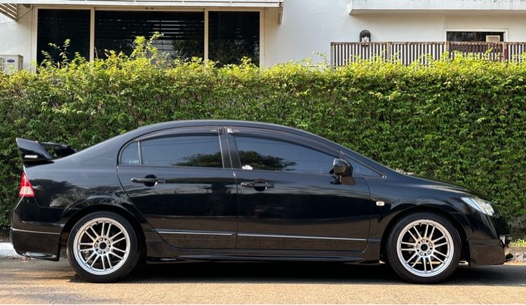 Honda Civic 2006 1.8 S i-VTEC Sedan เบนซิน ไม่ติดแก๊ส เกียร์ธรรมดา ดำ รูปที่ 2