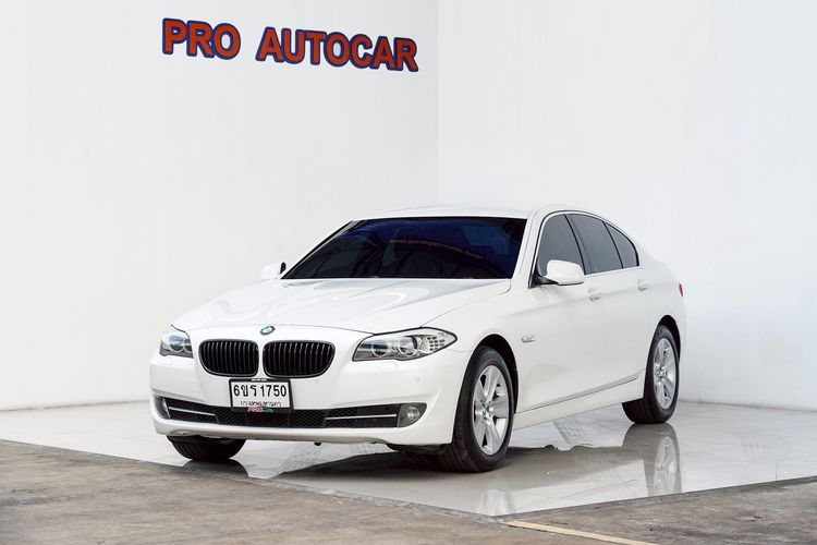 รถ BMW Series 5 520d สี ขาว