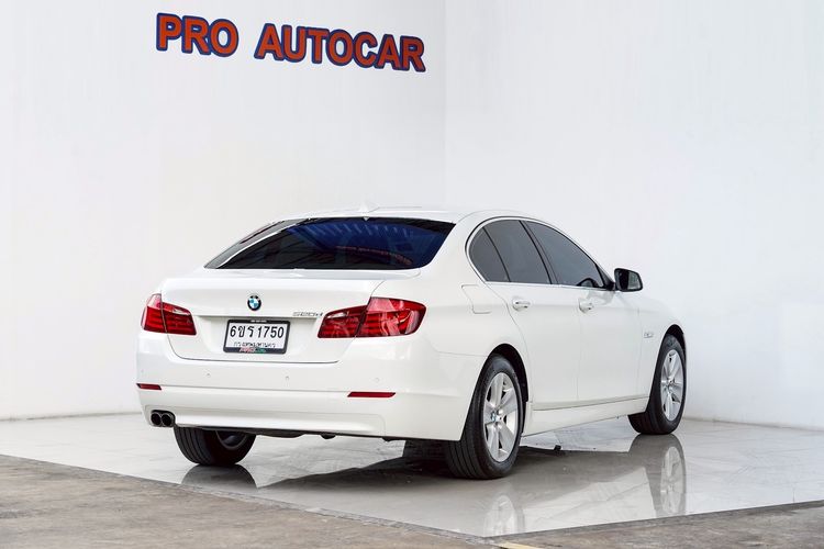 BMW Series 5 2012 520d Sedan ดีเซล ไม่ติดแก๊ส เกียร์อัตโนมัติ ขาว รูปที่ 3