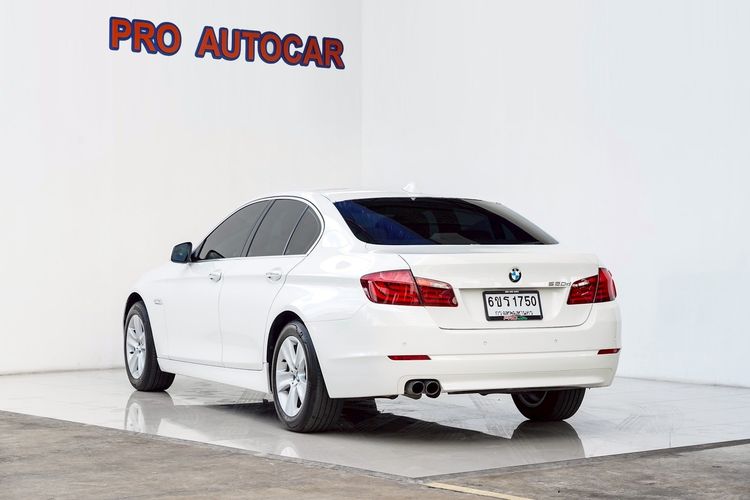 BMW Series 5 2012 520d Sedan ดีเซล ไม่ติดแก๊ส เกียร์อัตโนมัติ ขาว รูปที่ 4