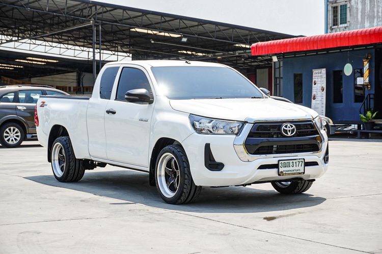 Toyota Hilux Revo 2021 Smart Cab 2.4 Entry Z Edition Pickup ดีเซล ไม่ติดแก๊ส เกียร์ธรรมดา ขาว รูปที่ 3