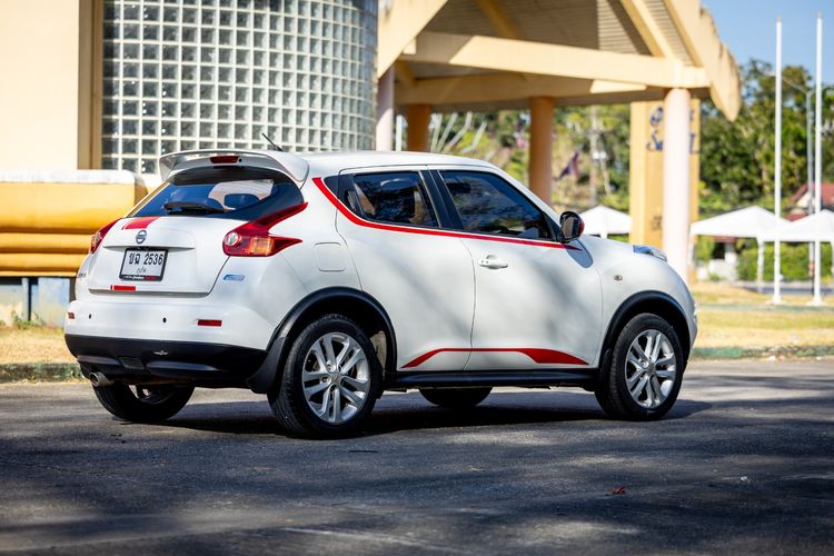 Nissan Juke 2014 1.6 Color Studio เบนซิน เกียร์อัตโนมัติ ขาว รูปที่ 3