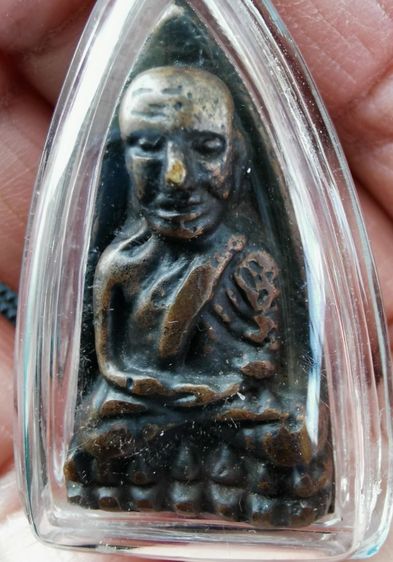 หล่อหลวงปู่ทวดเนื้อโลหะพิมพ์เตารีด รูปที่ 8