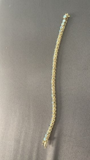 ข้อมือโอปอแท้