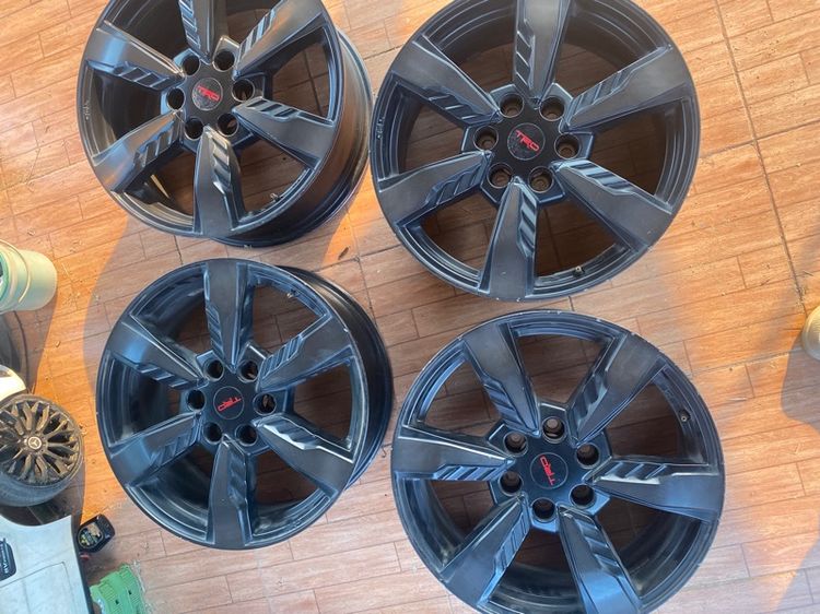 ล้อเหล็ก 20" อื่นๆ ล้อฟอร์จูนเนอร์Trd ขอบ20