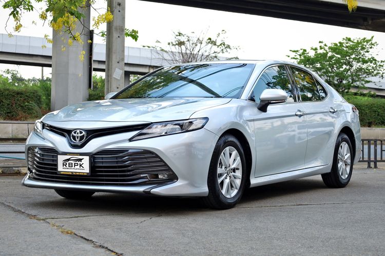 รถ Toyota Camry 2.0 G สี เทา