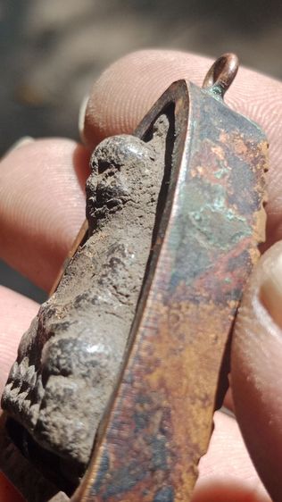 พระหลวงปู่ทวดเลี่ยมกรอบเก่ามาก รูปที่ 4