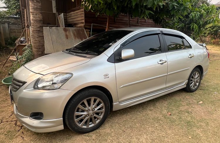 Toyota Vios 2012 1.5 E Sedan เบนซิน ไม่ติดแก๊ส เกียร์ธรรมดา เงิน