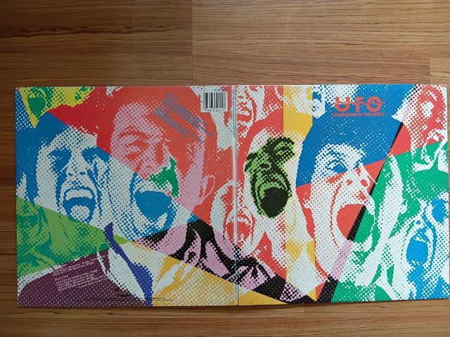 ขายแผ่นเสียง UFO -Strangers In The Night แผ่น US แผ่น NM ปก VG 2 บวก ราคา 750 ยาท ค่าส่ง 50 บาท โทร.ไลน์ 0811377711 รูปที่ 2