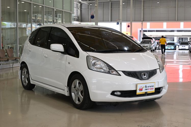 Honda Jazz 2009 1.5 S Sedan เบนซิน ไม่ติดแก๊ส เกียร์อัตโนมัติ ขาว รูปที่ 2