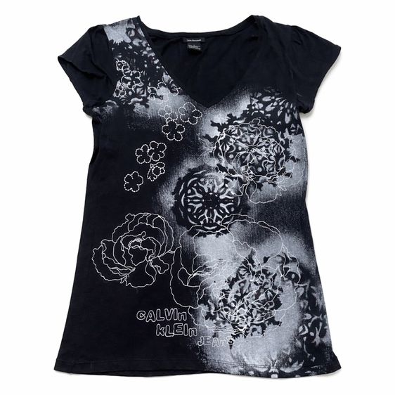 Calvin Klein ดอกไม้วินเทจ