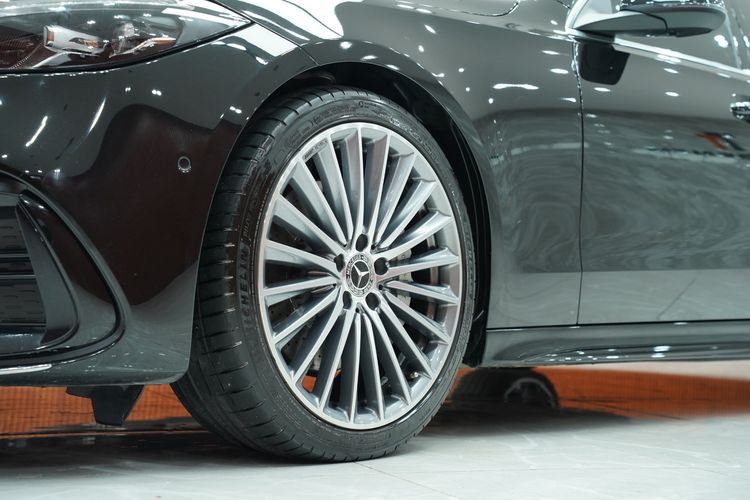 Mercedes-Benz C-Class 2023 C220 Sedan ดีเซล เกียร์อัตโนมัติ ดำ รูปที่ 4