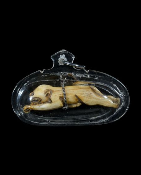 งานเครื่องรางเก่าศิลป์สวย ตามภาพราคาหลุด ๆ ไม่รู้ที่ค่ะ