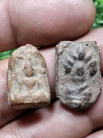 (ปล่อยยกคู่2องค์รวมกัน 500 บาท) พระเนื้อดินเก่า ไม่ทราบที่