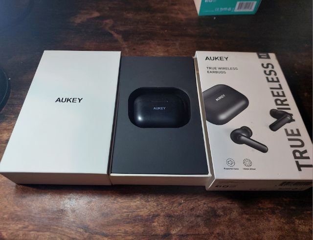 อื่นๆ หูฟังบลูทูธ AUKEY เสียงดี แบตอึด