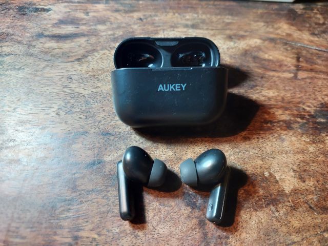 หูฟังบลูทูธ AUKEY เสียงดี แบตอึด รูปที่ 3