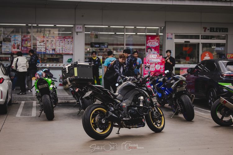 Kawasaki Z1000 ปี 2014 สีดำ