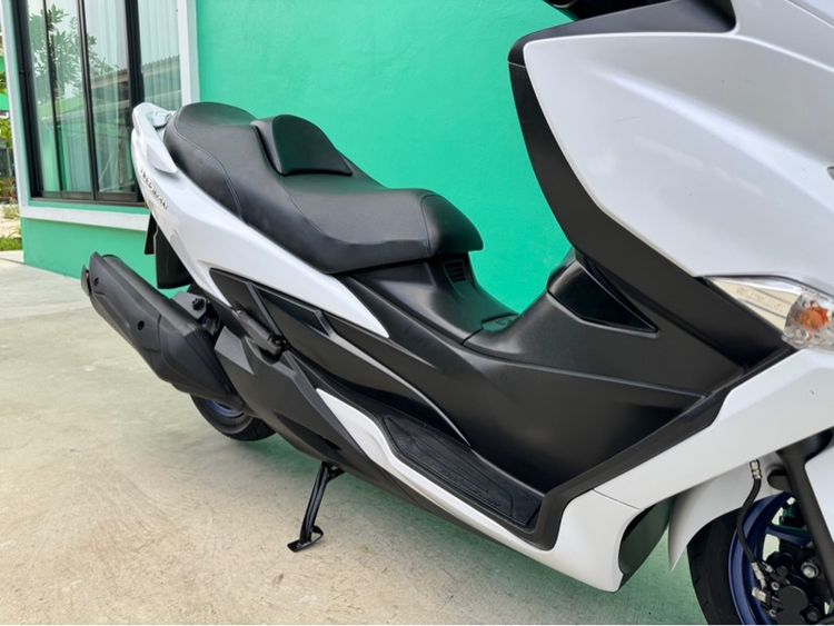 SUZUKI BURGMAN 400 สีขาว ปี2020 รถมือเดียว  รูปที่ 8