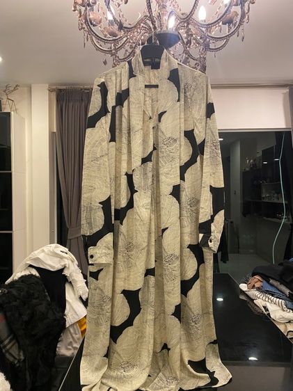 เวอร์ซาเช่ เดรสยาว สภาพใหม่เอี่ยม เนื้อผ้าไหมซาติน 