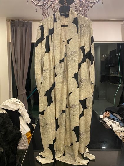 เวอร์ซาเช่ เดรสยาว สภาพใหม่เอี่ยม เนื้อผ้าไหมซาติน  รูปที่ 3