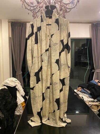 เวอร์ซาเช่ เดรสยาว สภาพใหม่เอี่ยม เนื้อผ้าไหมซาติน  รูปที่ 4