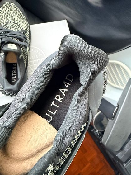รองเท้า Adidas Ultra4D สีดำคาดเหลือง ของแท้ รูปที่ 6