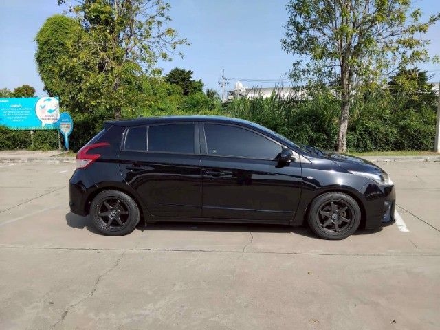 Toyota Yaris 2016 1.2 E Sedan เบนซิน เกียร์อัตโนมัติ ดำ รูปที่ 2