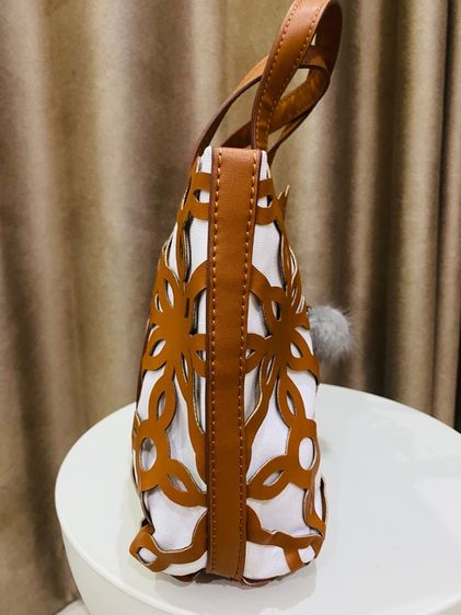 กระเป๋า Tote Bag Estée Lauder Premium Gift ของแท้ สภาพใหม่ พร้อมชาร์มห้อย รูปที่ 6