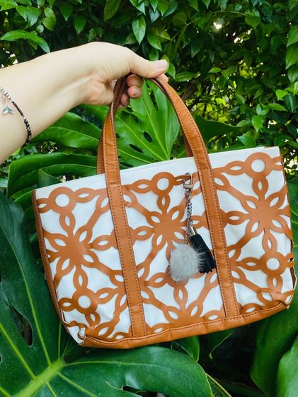 กระเป๋า Tote Bag Estée Lauder Premium Gift ของแท้ สภาพใหม่ พร้อมชาร์มห้อย รูปที่ 16