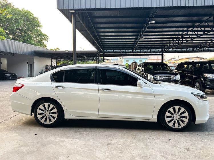 Honda Accord 2016 2.0 EL Sedan เบนซิน เกียร์อัตโนมัติ ขาว รูปที่ 4