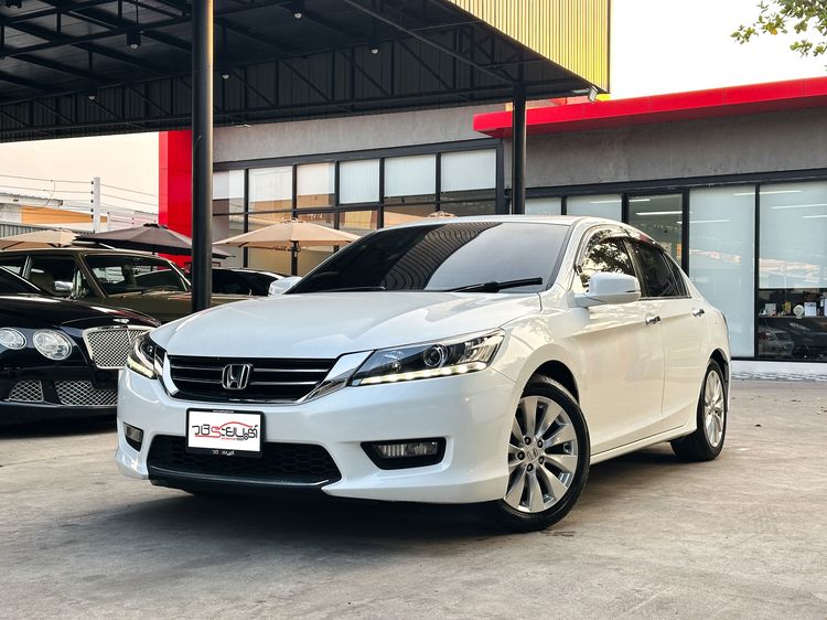 Honda Accord 2016 2.0 EL Sedan เบนซิน เกียร์อัตโนมัติ ขาว