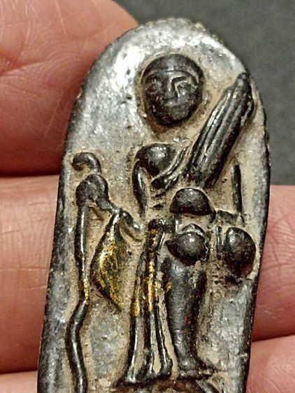 พระสีวลีมียามหลวงพ่อกวยแถมหลวงพ่อรวยเนื้อทองชุบ