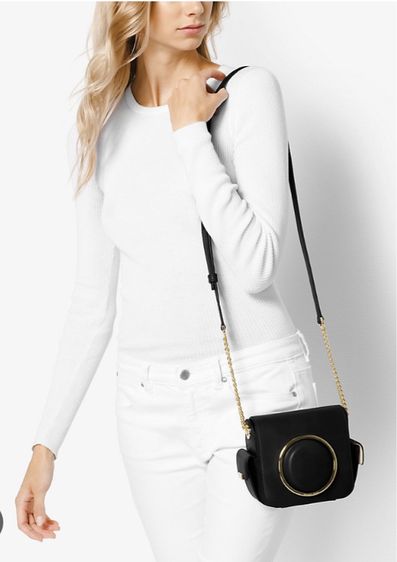 Michael Kors Scout Leather Camera Bag สีดำ มือสอง สภาพดี ใช้งานได้อีกยาว รูปที่ 2