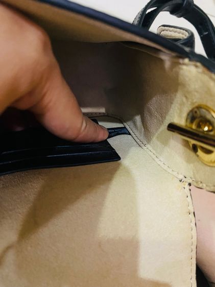 Michael Kors Scout Leather Camera Bag สีดำ มือสอง สภาพดี ใช้งานได้อีกยาว รูปที่ 15