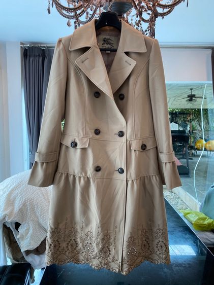 เบอร์เบอรึ่ เดรสสูท กึ่งเทรนด์โค้ท สภาพใหม่เอี่ยม