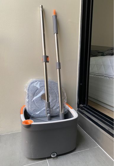 ไม้ถูพื้นพร้อมถังปั่น แยกน้ำสะอาด สภาพใหม่