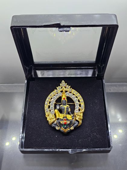 ล็อกเก็ตพระเทวราชโพธิสัตว์ จตุคามรามเทพ รุ่นทุ่งเศรษฐี องค์ดำ เนื้อลงยาฝังเพชร พิธีพุทธาภิเษก 5 วาระ วัดมหาธาตุวรมหาวิหาร นครศรีธรรมราช ปี25 รูปที่ 2
