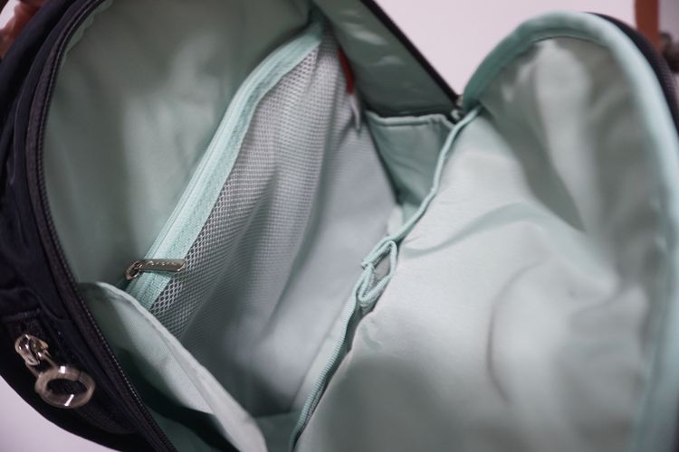 กระเป๋าเป้สะพายหลัง  ถือ  KANANA  PROJECT  BACKPACK  🎀  ใหม่มากค่ะ  ลูกปอมไม่มีติดมานะคะ รูปที่ 10