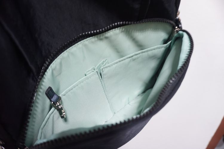 กระเป๋าเป้สะพายหลัง  ถือ  KANANA  PROJECT  BACKPACK  🎀  ใหม่มากค่ะ  ลูกปอมไม่มีติดมานะคะ รูปที่ 12