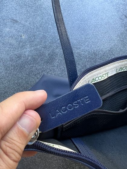 กระเป๋าสะพาย lacoste  2 ใบ แท้ รูปที่ 8